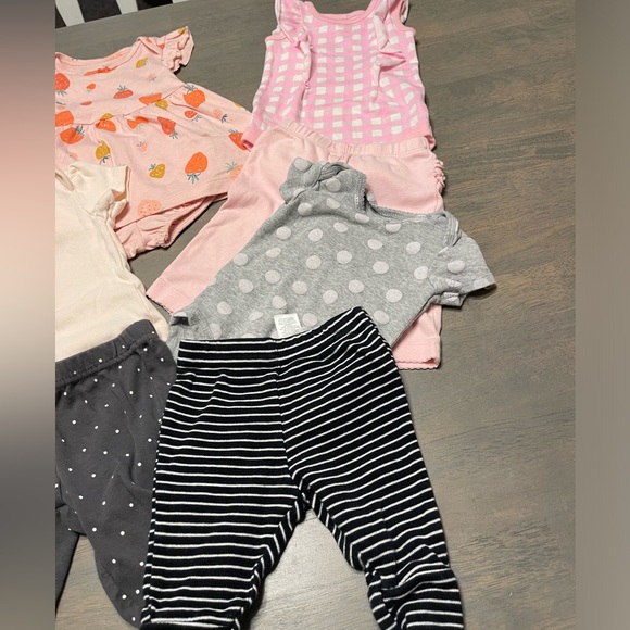 🤱🏼 Infant Girls Bundle | Size 0-3 months - Picture 2 of 15